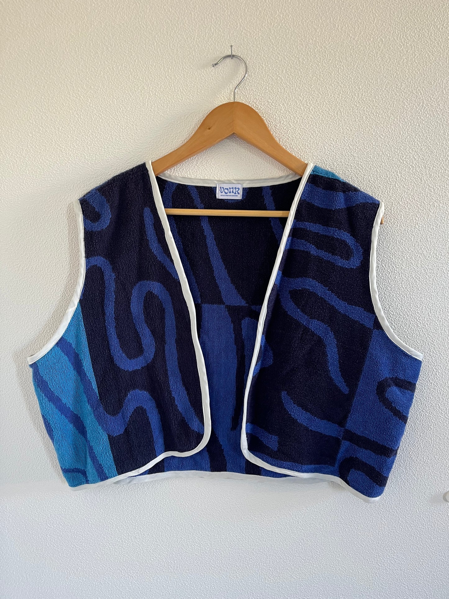 WAVE - Blue Vest