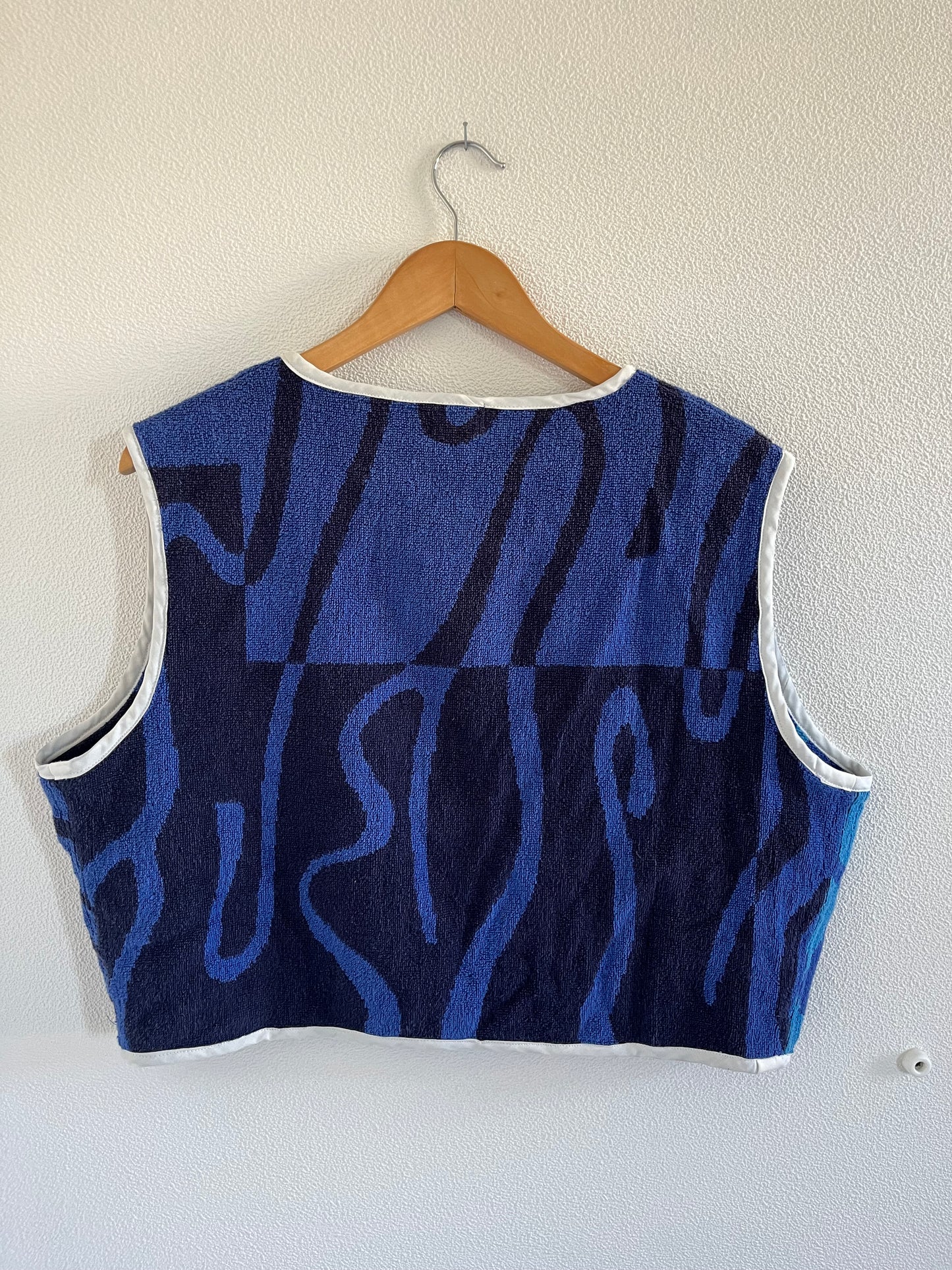 WAVE - Blue Vest